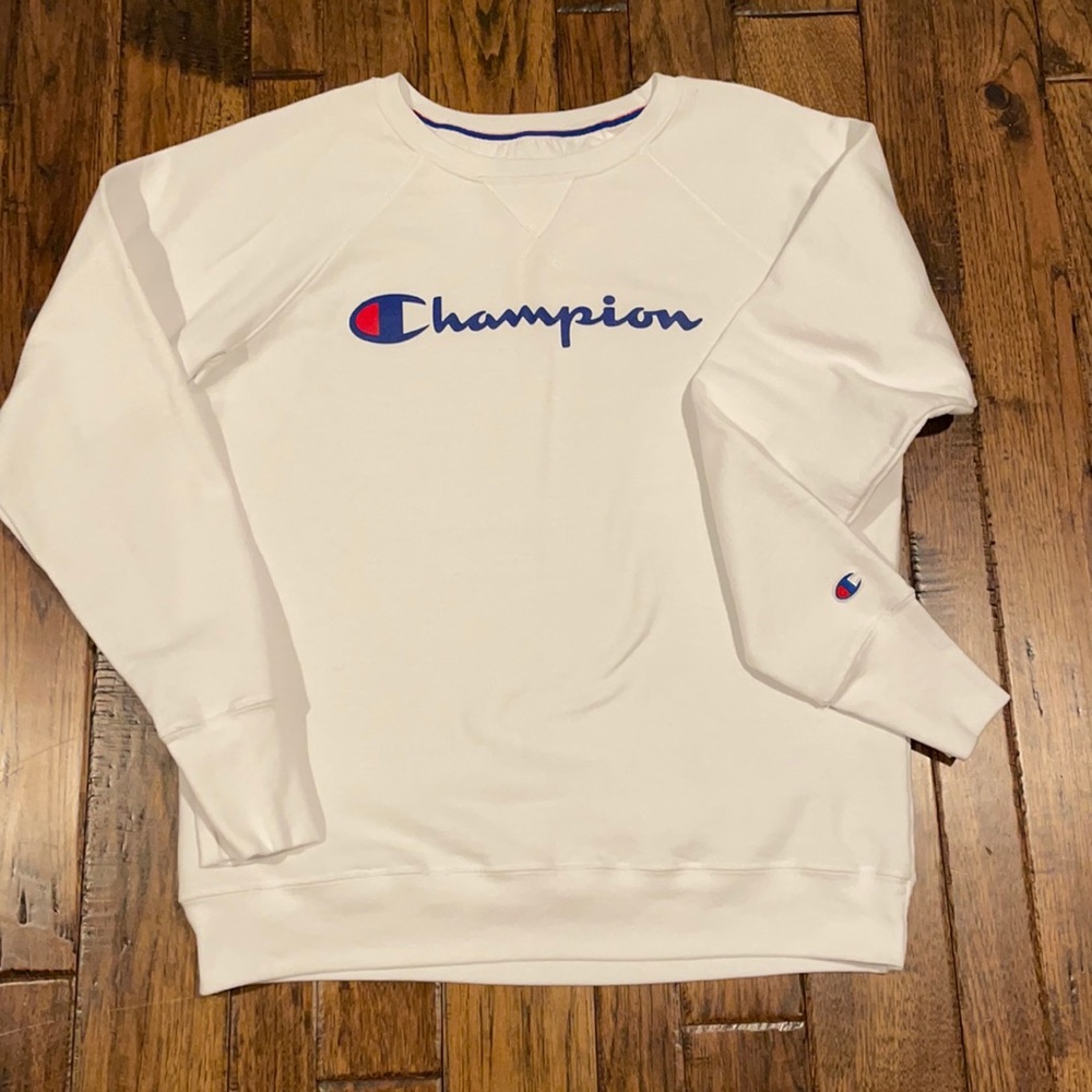 Champion Women’s white Crew Sweatshirt size: Large